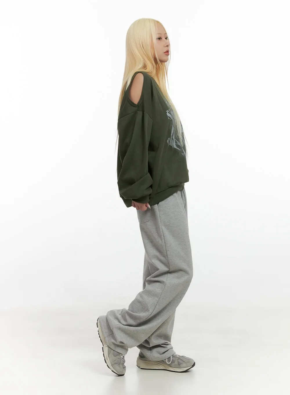Comfy Graphic Print Sweatshirt CS426