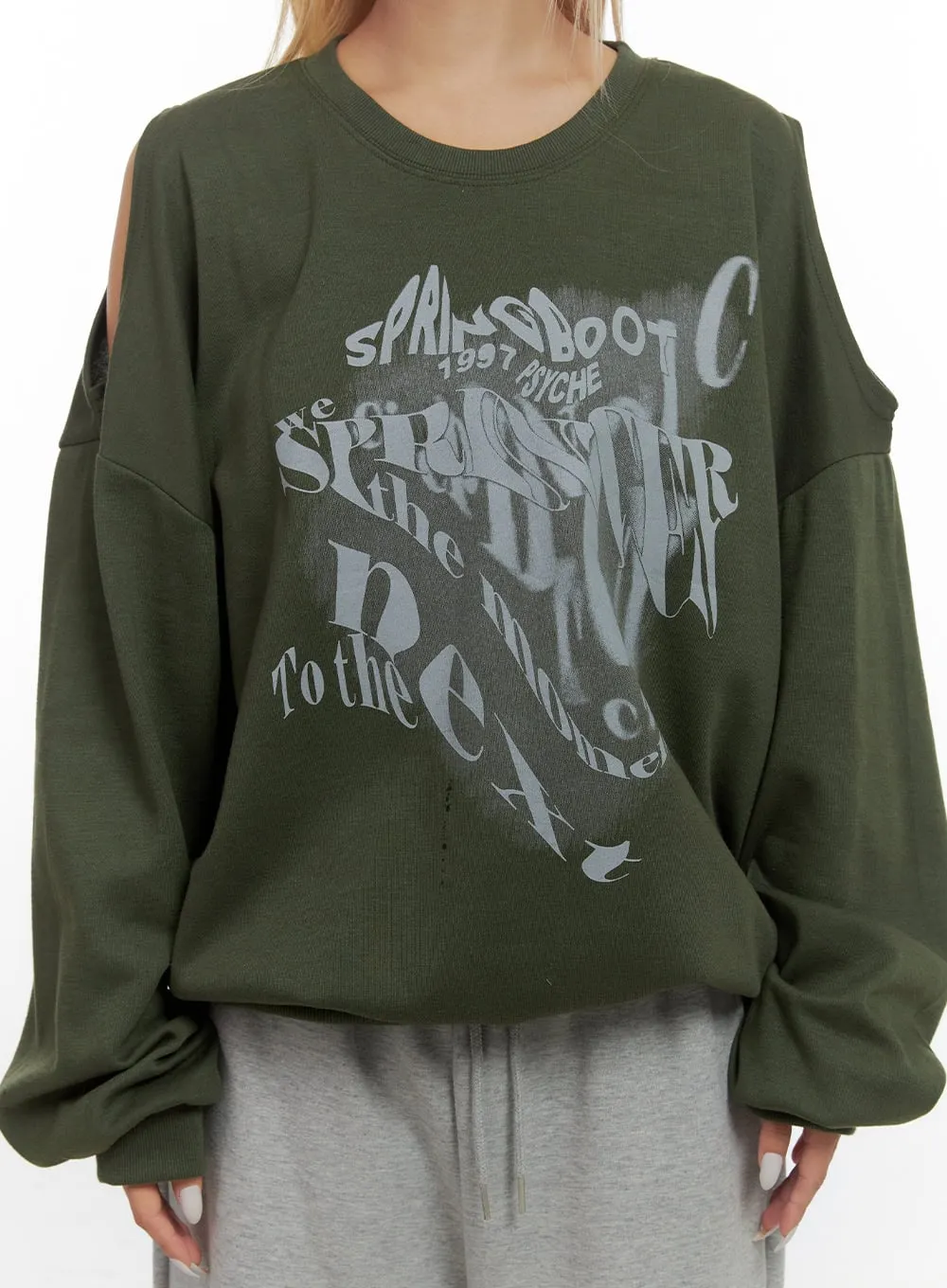 Comfy Graphic Print Sweatshirt CS426