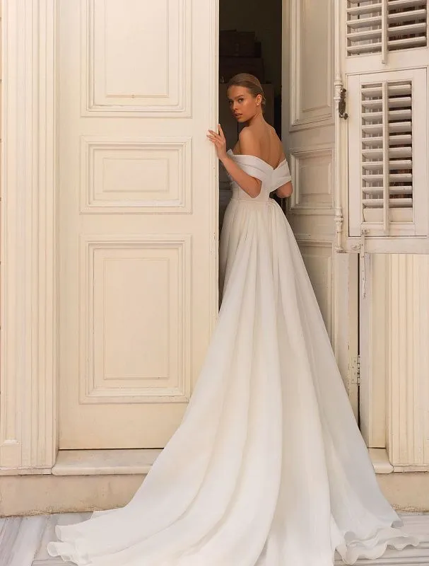 Sophisticated White Wedding Dress